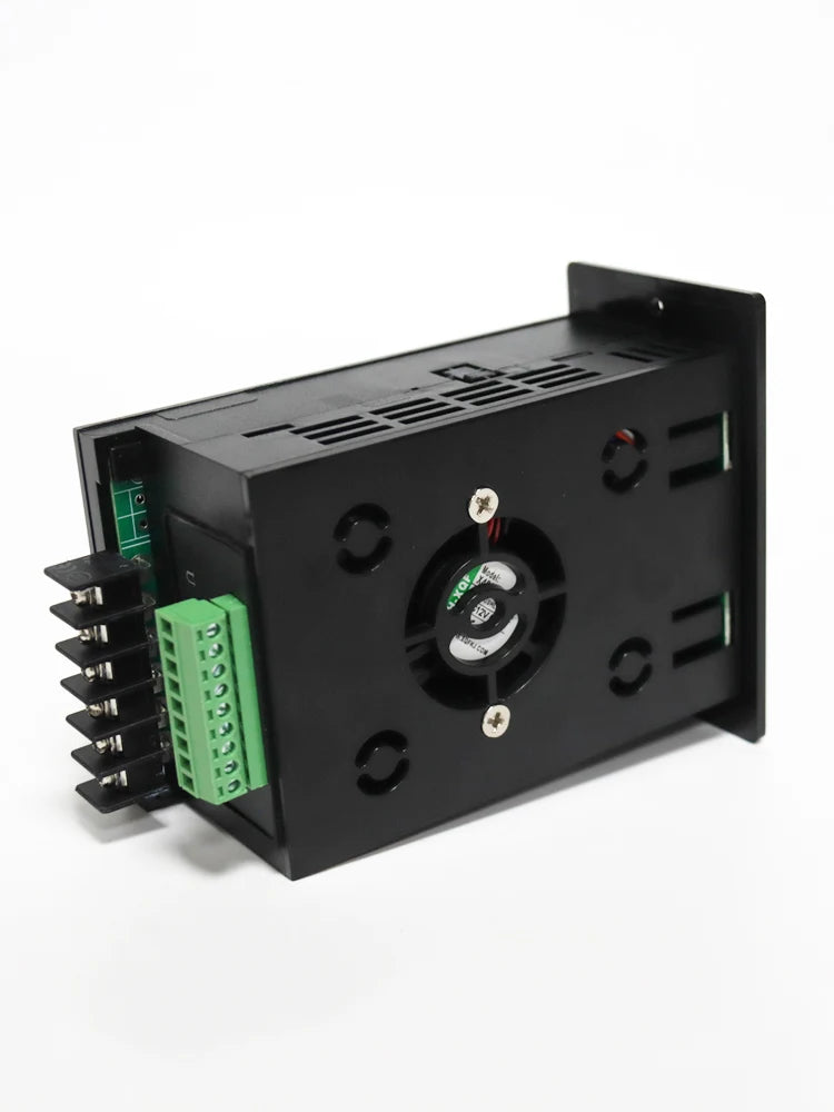 220V1.5KW 2.2KW 4KWSingle Phase input and 3 Phase Output Frequency Converter / Adjustable Speed Drive / Frequency Inverter / VFD